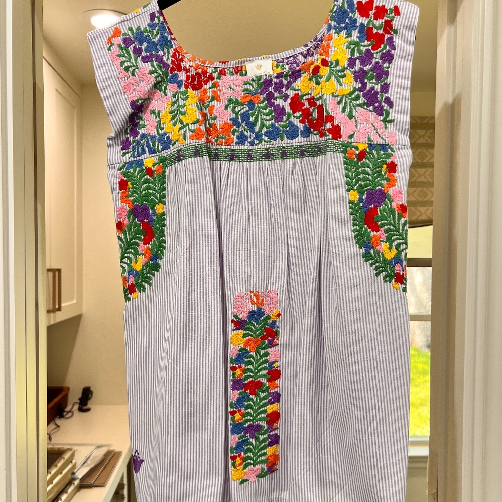 J. Marie Woman's Sleeveless Top M